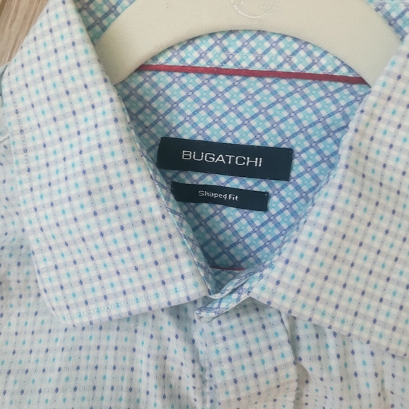 Large Bugatchi Button Down - Excellent Condition - Picture 3 of 3